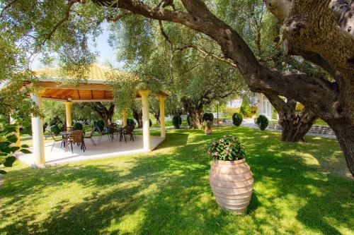 Hostal Eleonas Apartments