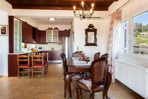 Villa Panorama Traditional House With Private Pool