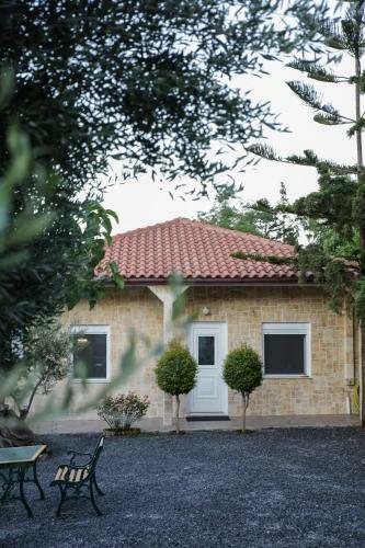 Chic & Spacious House In Rodia Heraklion