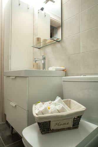 Chic & Spacious House In Rodia Heraklion