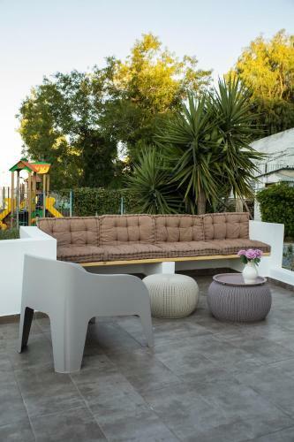 Chic & Spacious House In Rodia Heraklion