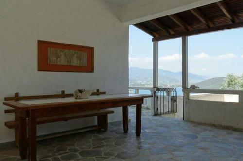 Secluded House With Great View And Private Beach
