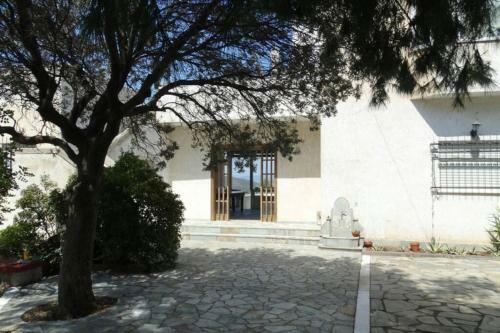 Secluded House With Great View And Private Beach