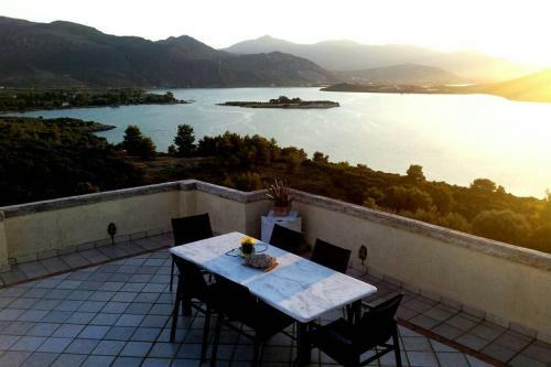 Secluded House With Great View And Private Beach