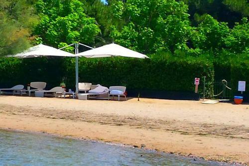 Secluded House With Great View And Private Beach
