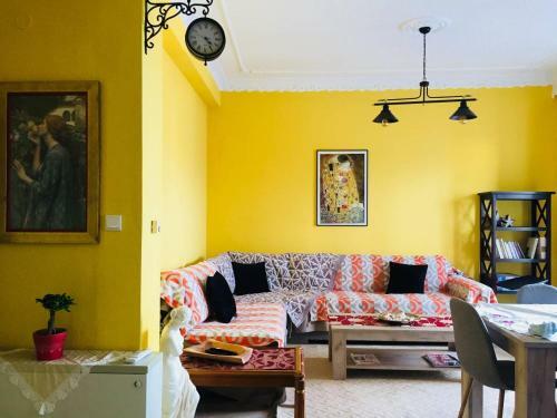 Cute And Comfortable Apartment Nefeli