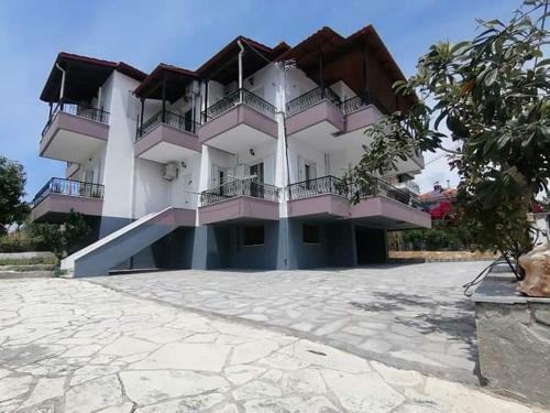 Nikos Psathaki Apartment 3