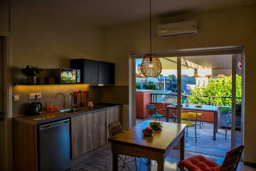 Apartamento Koukounari Living Spaces