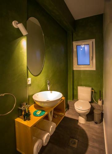 Apartamento Koukounari Living Spaces