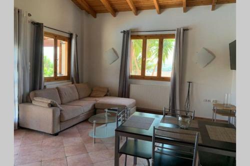 Villa Yucca Palm