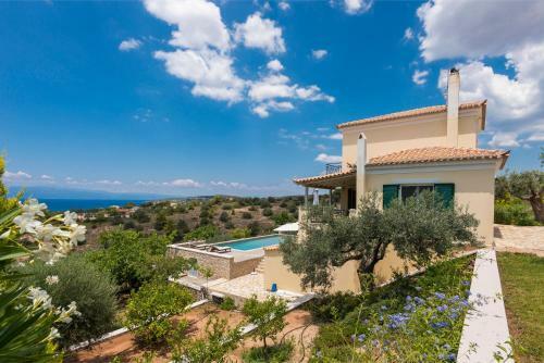 Villa Porto Cheli Panoramic Seaview Poolside Resort
