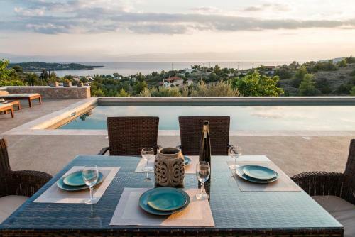 Villa Porto Cheli Panoramic Seaview Poolside Resort