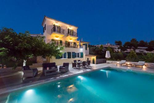 Villa Porto Cheli Panoramic Seaview Poolside Resort