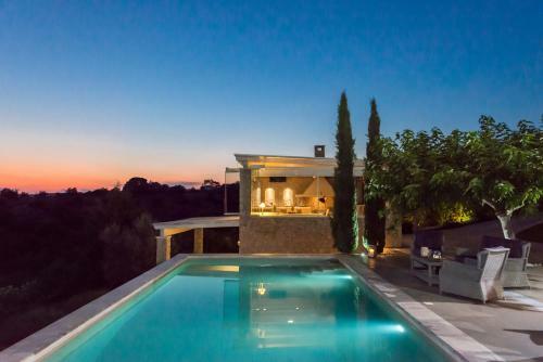 Villa Porto Cheli Panoramic Seaview Poolside Resort