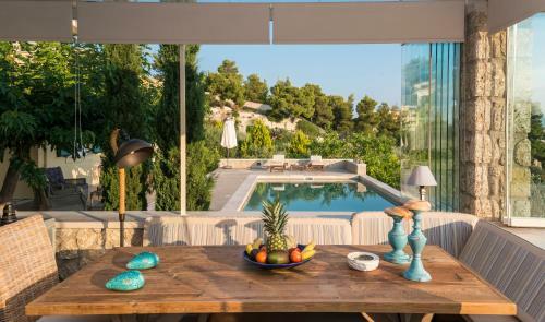 Villa Porto Cheli Panoramic Seaview Poolside Resort