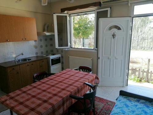 Villa Welcome In Salamina