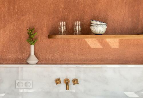 Eclectic And Secluded Estate, Villa Aegis