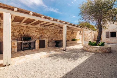 Eclectic And Secluded Estate, Villa Aegis