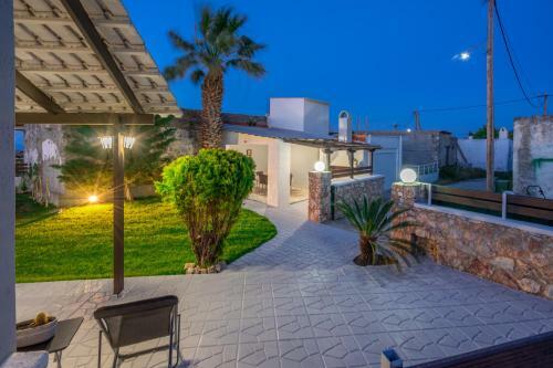 Fontana Luxury Villa Salakos With Pool Near Beach