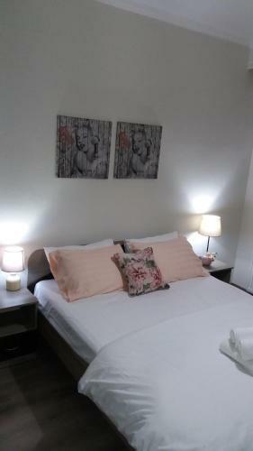 Antony's & Sunday's Apartment