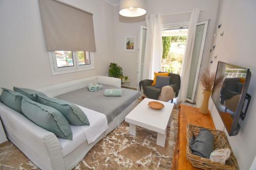 Yia Sou Corfu! Kolibri