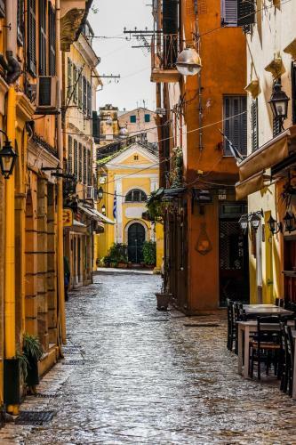 Yia Sou Corfu! Kolibri