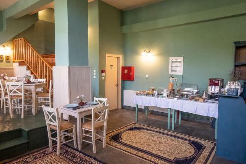 The Old School Hotel