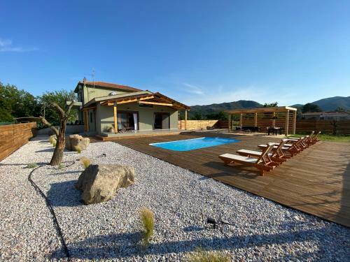 Thespis Villa 2