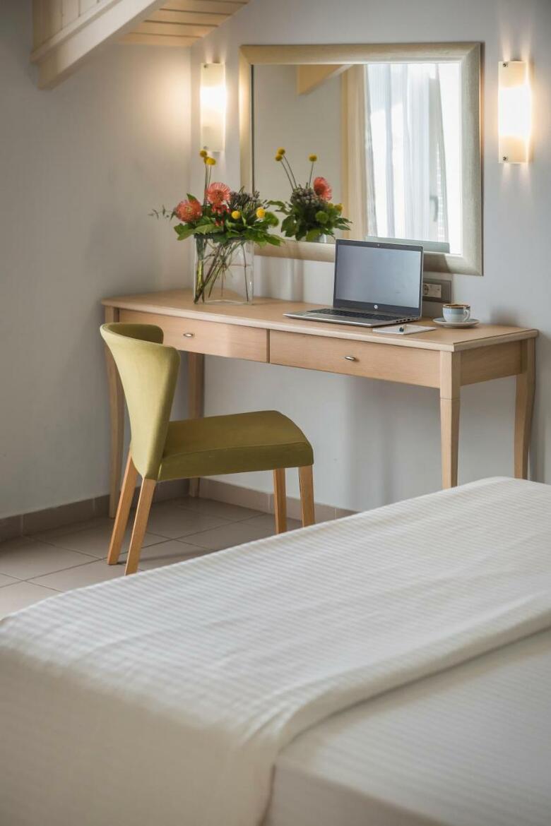 Ionian Plaza Hotel