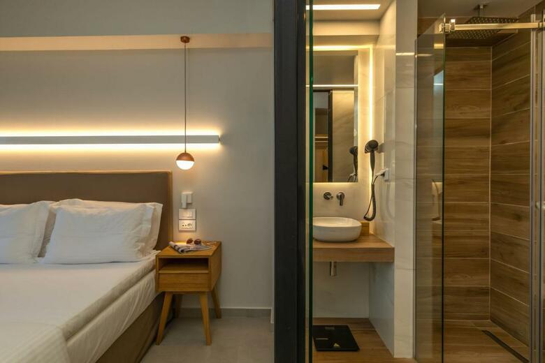 Ionian Plaza Hotel