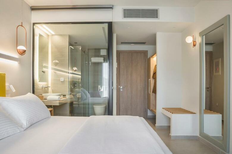 Ionian Plaza Hotel