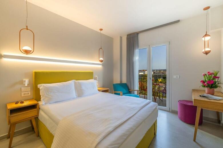 Ionian Plaza Hotel