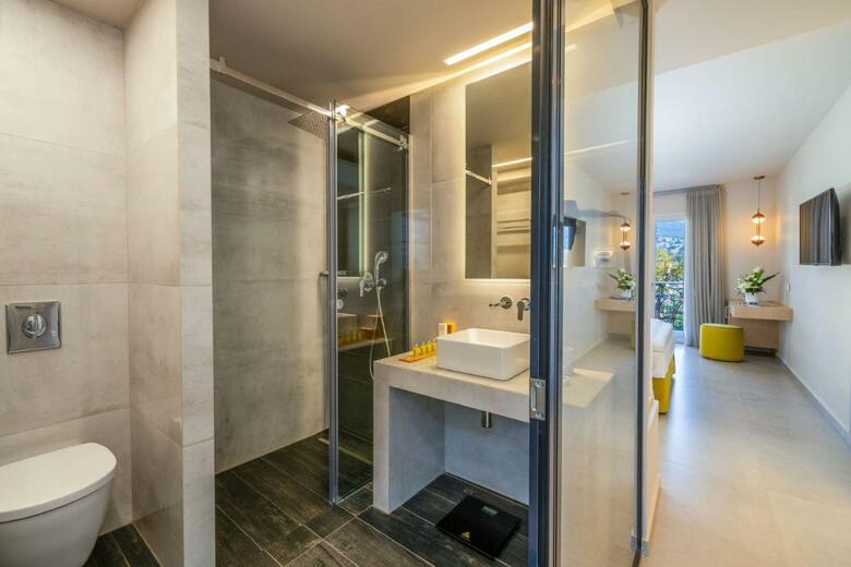 Ionian Plaza Hotel