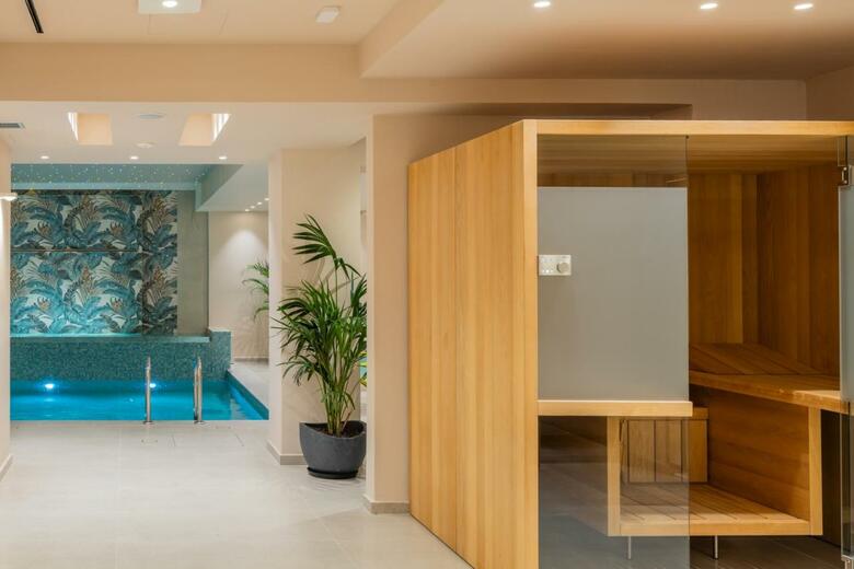 Ionian Plaza Hotel