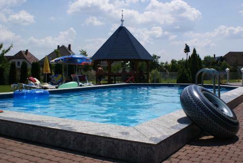 Hostal K�k Vend�gh�z Family Resort