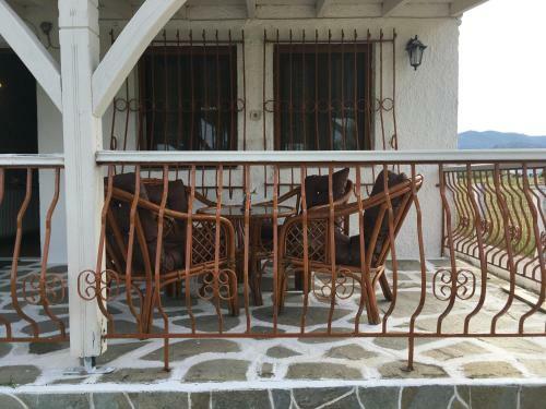 Andronikis House