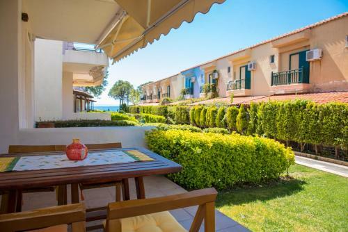 Quintessence Villas Neakitos