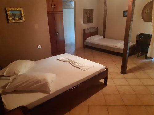 Hostal Dora Sarti