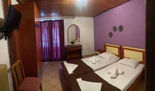 Hostal Dora Sarti