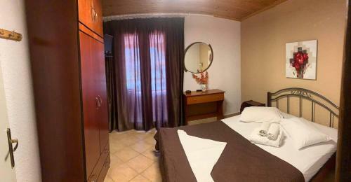 Hostal Dora Sarti