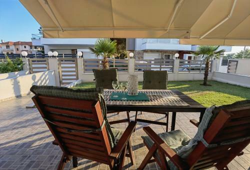 Lagonisi Apartment