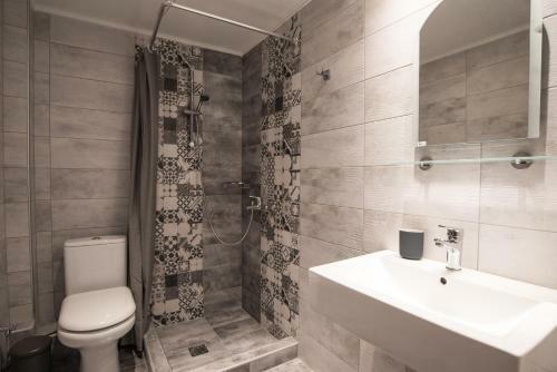 Quintessence Level Suites