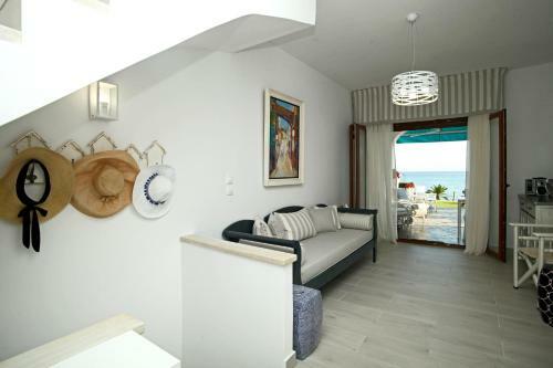 Luxurious Beachfront Family House