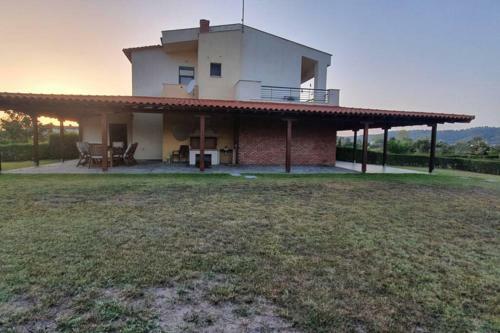Luxury Maisonette 250m From The Sea