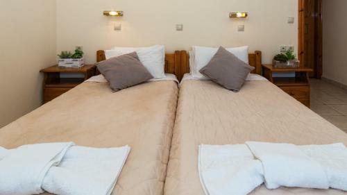 Spiros Apartments