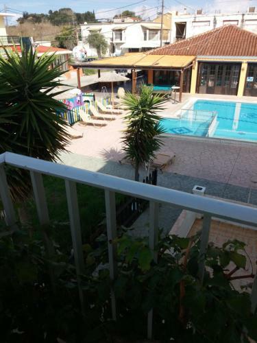 Amadeus Hawaii Apartments & Studios