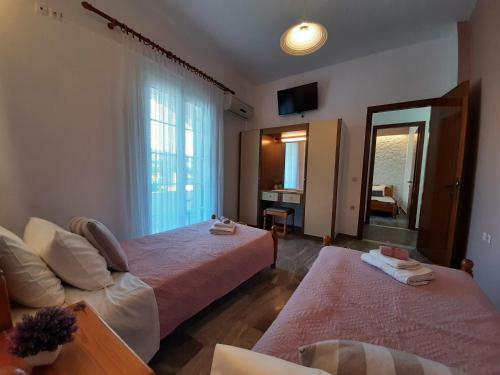 Spiridoula 1 Studios & Apartments