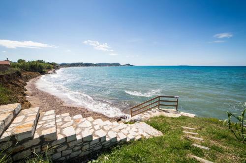Ntoriseveline Beach House