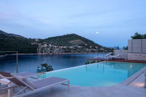 Villa Anthelia-idyllic View And Private Access To The Sea