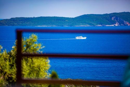 Villa Pegasus-cosy Modern Villa With Private Infinity Pool